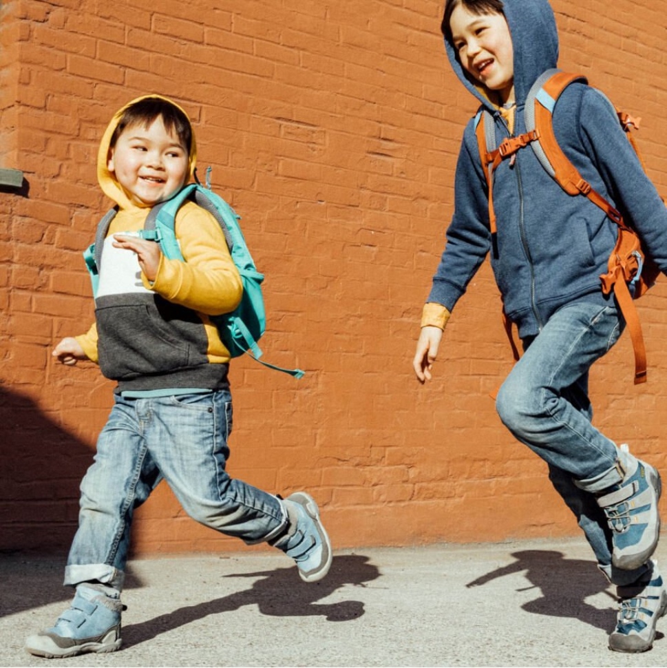 Fruit Dove-Black Little Kids' Knotch Double Strap Chukka Keen