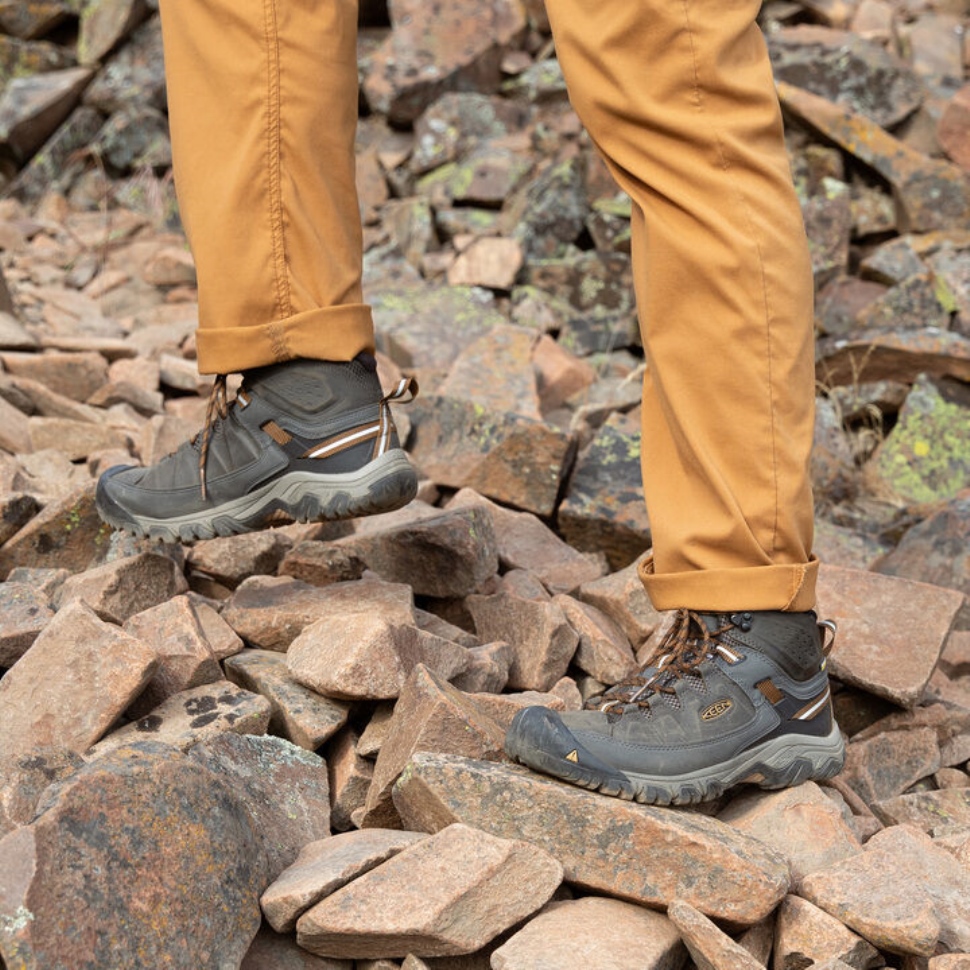 Keen Black Olive-Golden Brown Men's Targhee III Waterproof Mid