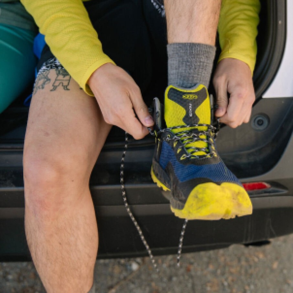 Black-Red Carpet Keen Men's NXIS EVO Waterproof Boot